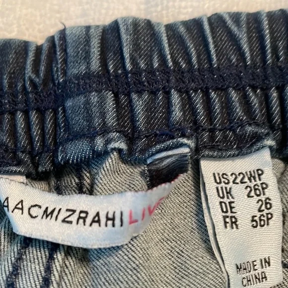 Isaac Mizrahi jeans 22WP dark wash stretch waist boot cut faux fly pull on - Picture 14 of 15